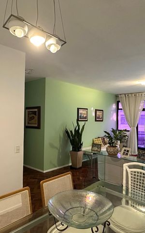 Apartamento à venda com 167m², 4 quartos e 2 vagas Apartamento à venda com 167m², 4 quartos e 2 vagasSala