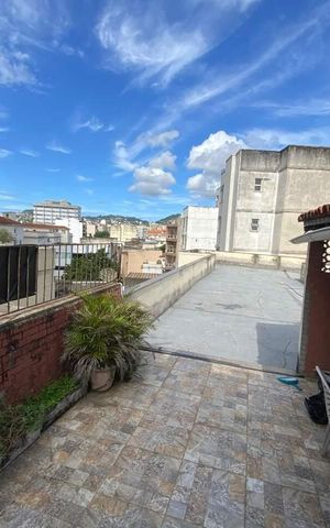 Apartamento à venda com 243m², 2 quartos e 1 vaga