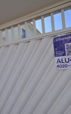 Casa de condomínio à venda com 400m², 3 quartos e 4 vagasPlaca instaladada