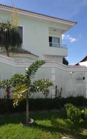 Casa de condomínio à venda com 400m², 3 quartos e 4 vagasFachada