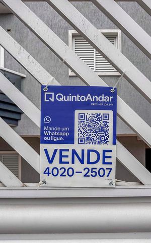 Casa à venda com 46m², 2 quartos e 2 vagas Casa à venda com 46m², 2 quartos e 2 vagasPlaca Instalada na Fachada