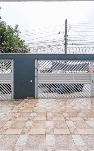 Casa à venda com 46m², 2 quartos e 2 vagas Casa à venda com 46m², 2 quartos e 2 vagasVista da Sala