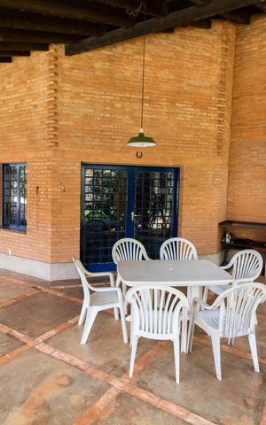 Casa à venda com 1500m², 3 quartos e 4 vagasÁrea Externa