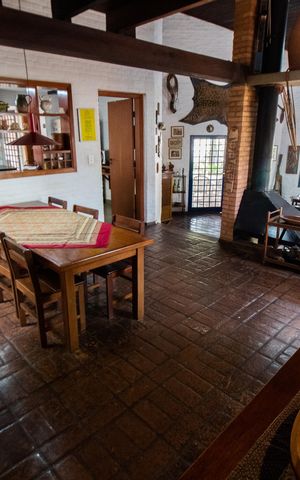 Casa à venda com 1500m², 3 quartos e 4 vagasCopa