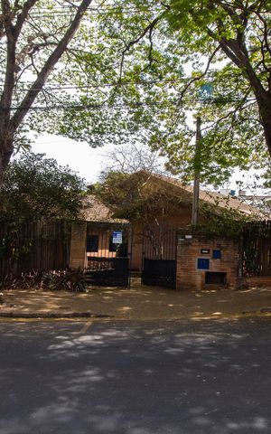 Casa à venda com 1500m², 3 quartos e 4 vagasFachada