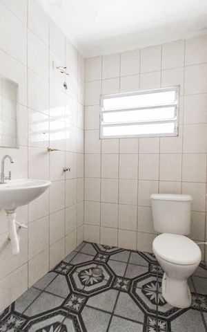 Casa à venda com 250m², 1 quarto e 2 vagas Casa à venda com 250m², 1 quarto e 2 vagasBanheiro