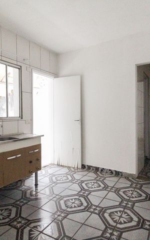 Casa à venda com 250m², 1 quarto e 2 vagas Casa à venda com 250m², 1 quarto e 2 vagasCozinha