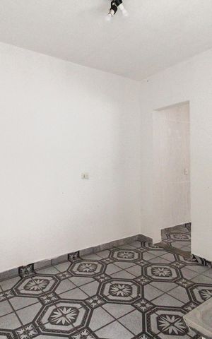 Casa à venda com 250m², 1 quarto e 2 vagas Casa à venda com 250m², 1 quarto e 2 vagasCozinha