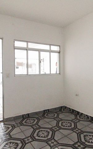 Casa à venda com 250m², 1 quarto e 2 vagas Casa à venda com 250m², 1 quarto e 2 vagasSala