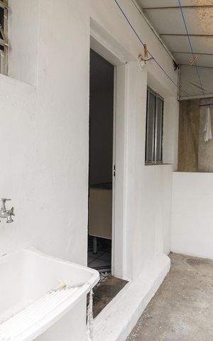 Casa à venda com 250m², 1 quarto e 2 vagas Casa à venda com 250m², 1 quarto e 2 vagasÁrea de Serviço