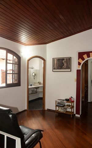 Casa para alugar com 320m², 5 quartos e 4 vagasEdícula - Suíte