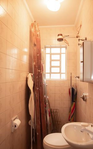 Casa para alugar com 320m², 5 quartos e 4 vagasBanheiro de Serviço