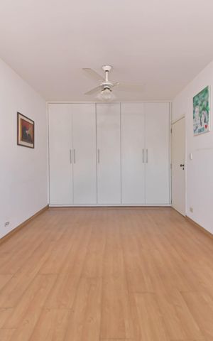 Casa à venda com 180m², 3 quartos e 2 vagasSuíte