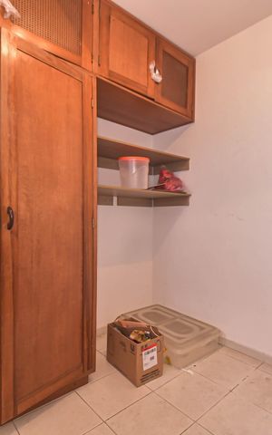 Casa à venda com 180m², 3 quartos e 2 vagasLavanderia - Quarto