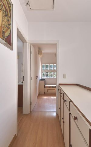 Casa à venda com 180m², 3 quartos e 2 vagasCorredor