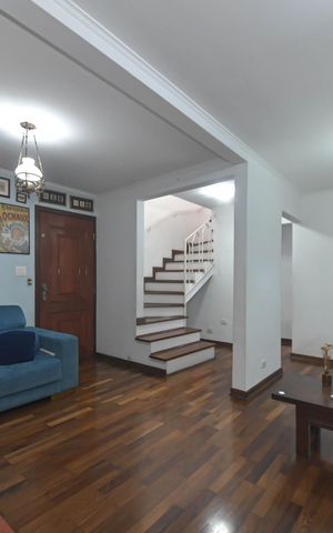 Casa à venda com 180m², 3 quartos e 2 vagasSala