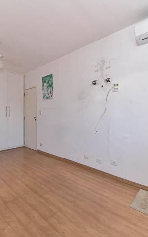 Casa à venda com 180m², 3 quartos e 2 vagasSuíte