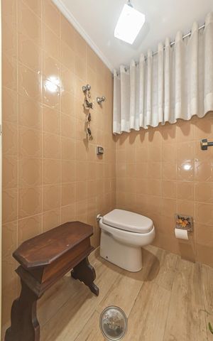 Casa à venda com 180m², 3 quartos e 2 vagasLavabo