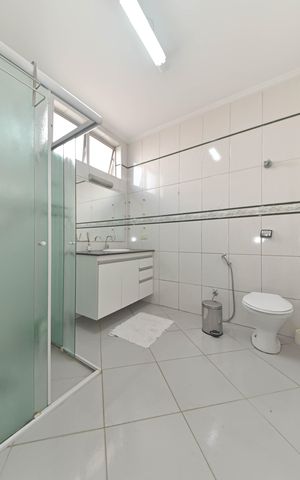Casa à venda com 180m², 3 quartos e 2 vagasBanheiro Social