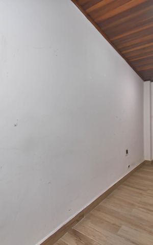 Casa à venda com 180m², 3 quartos e 2 vagasEscritório