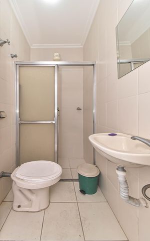 Casa à venda com 180m², 3 quartos e 2 vagasBanheiro de Serviço