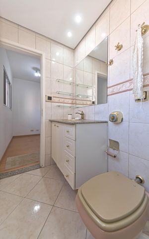 Casa à venda com 180m², 3 quartos e 2 vagasBanheiro da Suíte