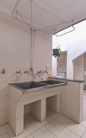 Casa à venda com 180m², 3 quartos e 2 vagasLavanderia