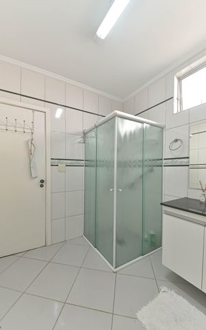 Casa à venda com 180m², 3 quartos e 2 vagasBanheiro Social