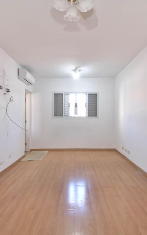 Casa à venda com 180m², 3 quartos e 2 vagasSuíte