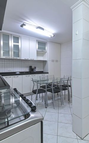 Casa à venda com 180m², 3 quartos e 2 vagasCozinha