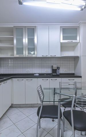 Casa à venda com 180m², 3 quartos e 2 vagasCozinha