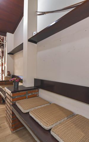 Casa à venda com 180m², 3 quartos e 2 vagasEntrada