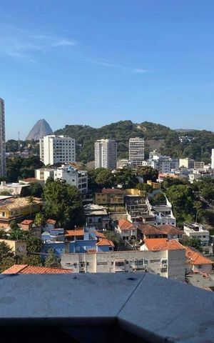 Casa à venda com 349m², 4 quartos e 1 vaga