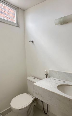 Apartamento à venda com 450m², 6 quartos e sem vaga Apartamento à venda com 450m², 6 quartos e sem vagaBanheiro Social