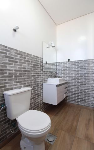 Casa à venda com 249m², 3 quartos e 4 vagasBanheiro Suite 2