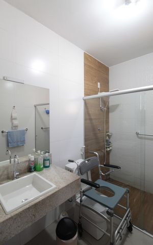 Casa à venda com 249m², 3 quartos e 4 vagasBanheiro Social