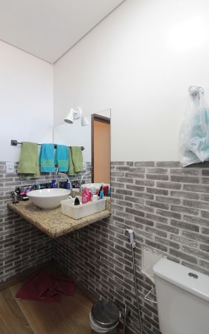 Casa à venda com 249m², 3 quartos e 4 vagasBanheiro Suite 1