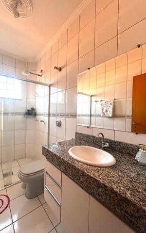 Casa para alugar com 196m², 3 quartos e 1 vaga Casa para alugar com 196m², 3 quartos e 1 vagaBanheiro Social