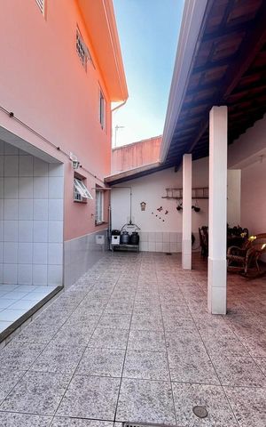 Casa para alugar com 196m², 3 quartos e 1 vaga Casa para alugar com 196m², 3 quartos e 1 vagaQuintal