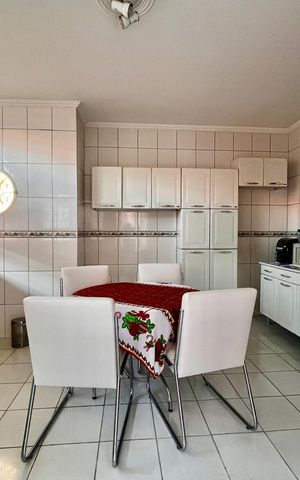 Casa para alugar com 196m², 3 quartos e 1 vaga Casa para alugar com 196m², 3 quartos e 1 vagaCozinha