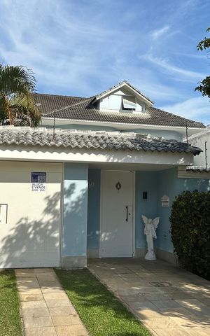 Casa à venda com 508m², 4 quartos e 5 vagas Casa à venda com 508m², 4 quartos e 5 vagasPlaquinha