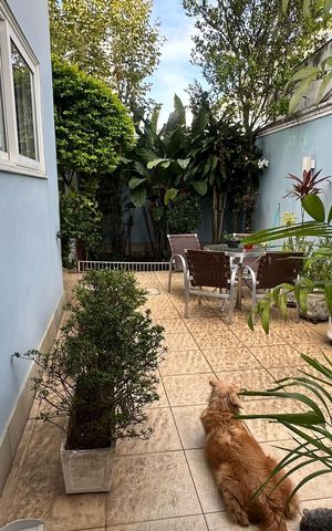 Casa à venda com 508m², 4 quartos e 5 vagas Casa à venda com 508m², 4 quartos e 5 vagasQuintal