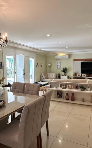 Casa à venda com 508m², 4 quartos e 5 vagas Casa à venda com 508m², 4 quartos e 5 vagasSala