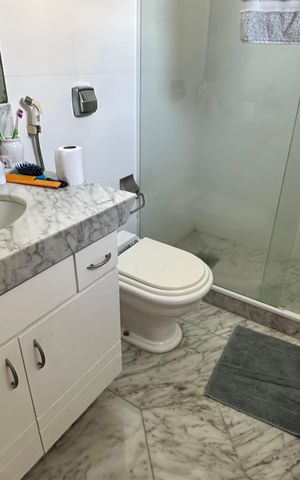 Casa à venda com 508m², 4 quartos e 5 vagas Casa à venda com 508m², 4 quartos e 5 vagasBanheiro da Suíte 3