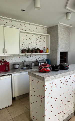 Casa à venda com 508m², 4 quartos e 5 vagas Casa à venda com 508m², 4 quartos e 5 vagasÁrea Externa