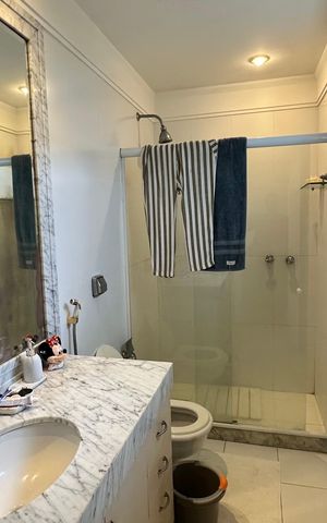 Casa à venda com 508m², 4 quartos e 5 vagas Casa à venda com 508m², 4 quartos e 5 vagasBanheiro de Serviço
