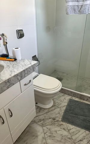 Casa à venda com 508m², 4 quartos e 5 vagas Casa à venda com 508m², 4 quartos e 5 vagasBanheiro da Suíte 3