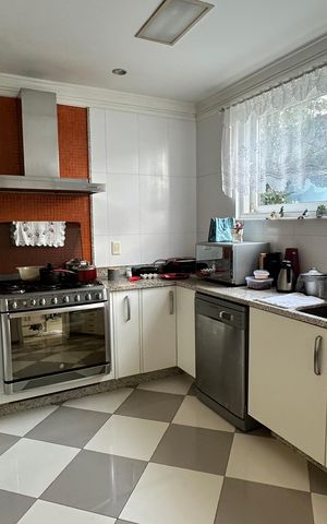 Casa à venda com 508m², 4 quartos e 5 vagas Casa à venda com 508m², 4 quartos e 5 vagasCozinha