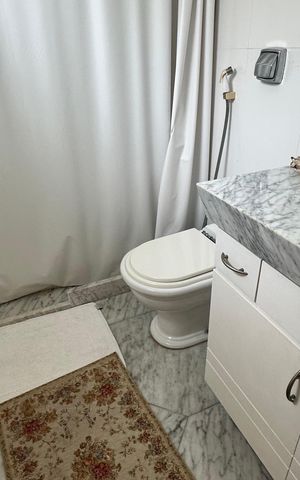 Casa à venda com 508m², 4 quartos e 5 vagas Casa à venda com 508m², 4 quartos e 5 vagasBanheiro da Suíte 2