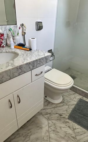 Casa à venda com 508m², 4 quartos e 5 vagas Casa à venda com 508m², 4 quartos e 5 vagasBanheiro da Suíte 3
